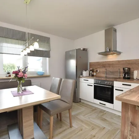 Picturesque Holiday With Terrace In Hébergement de vacances